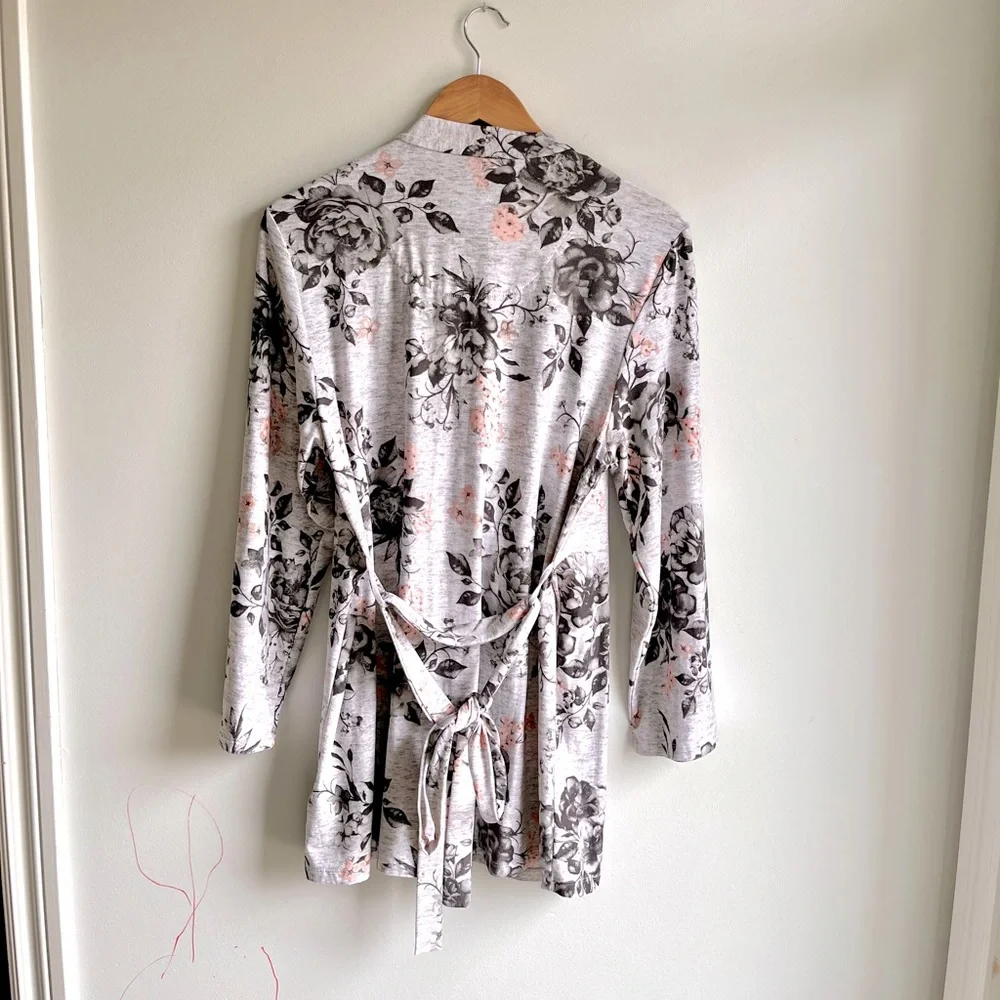 Short Floral Robe - Picture 2 of 6